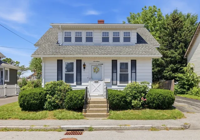 Photo 3 of Sale Pending at 17 Rollinson Rd, Worcester, MA 01606 | MLS# 73553118 | Listing updated on 2026-09-18