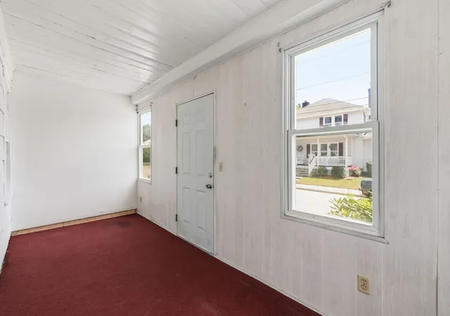Photo 4 of Sale Pending at 17 Rollinson Rd, Worcester, MA 01606 | MLS# 73553118 | Listing updated on 2026-09-18