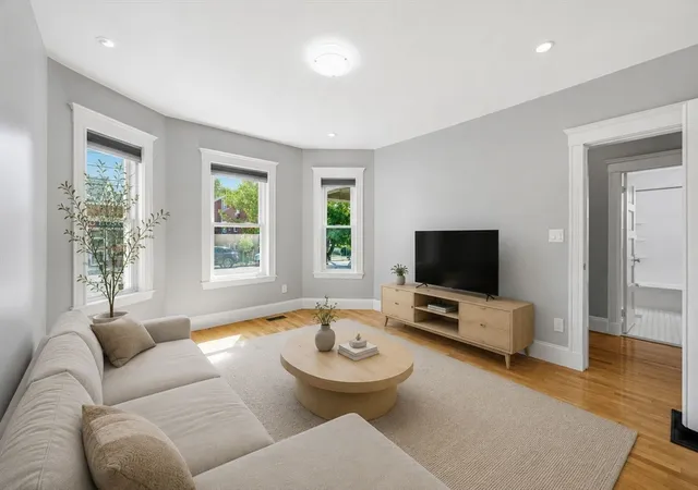 4th image of 67 Broadway #1, Arlington, MA 02474 | MLS# 73562324