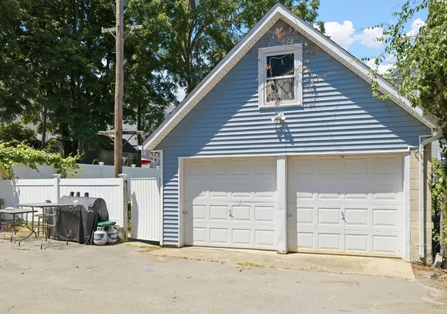 2nd image of 433 Cedar Grove St, New Bedford, MA 02746 | MLS# 73556325
