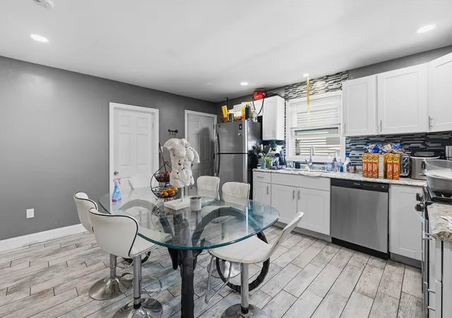 Listing Photo 4 - Condo for sale in building located at 433 Cedar Grv St, New Bedford, MA 02746