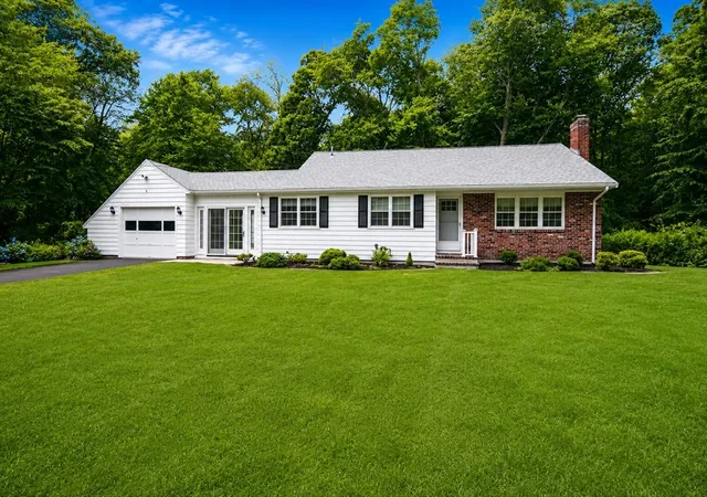 3rd image of 33 Edgewood Rd, Scituate, MA 02066 | MLS# 73550779