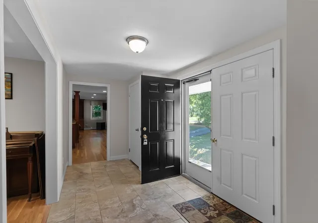 4th image of 6 Bryant Ave, Shrewsbury, MA 01545 | MLS# 73540250