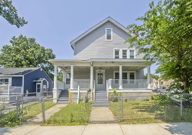 1st image of 424 Carew, Springfield, MA 01104 | MLS# 73546728