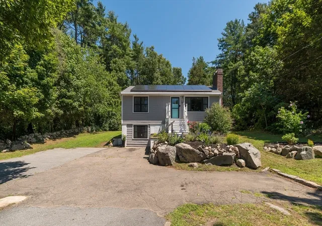 2nd image of 15 Saville Road, Gloucester, MA 01930 | MLS# 73559464