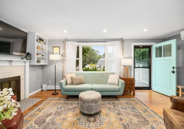 3rd image of 15 Saville Road, Gloucester, MA 01930 | MLS# 73559464