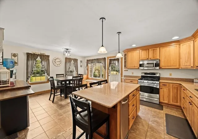 4th image of 20 Worcester Street, Taunton, MA 02780 | MLS# 73544548