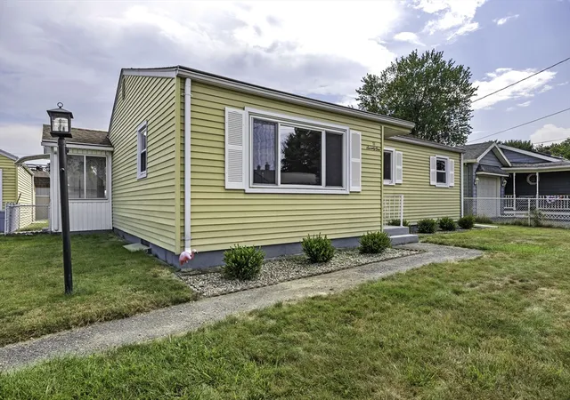 3rd image of 71 Dayton St, Chicopee, MA 01013 | MLS# 73556423
