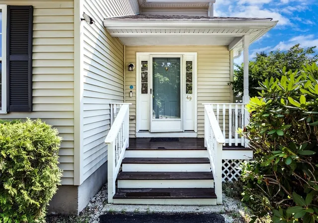 4th image of 49 Palomino Dr, Franklin, MA 02038 | MLS# 73545000