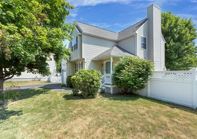 5th image of 49 Palomino Dr, Franklin, MA 02038 | MLS# 73545000
