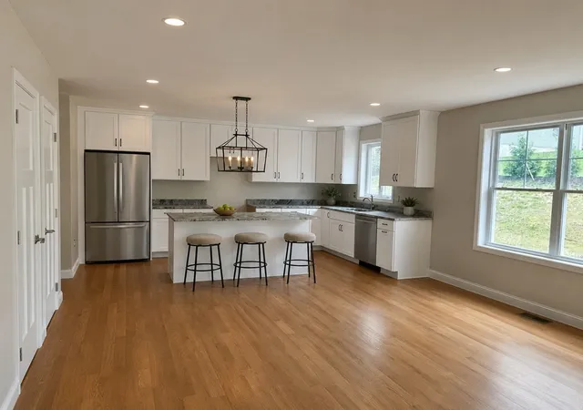 4th image of 12 Juliana Ave, Nashua, NH 03064 | MLS# 73540916