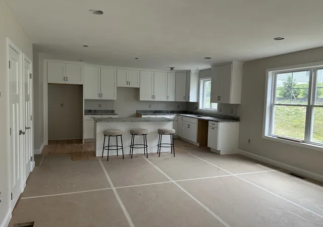 5th image of 12 Juliana Ave, Nashua, NH 03064 | MLS# 73540916
