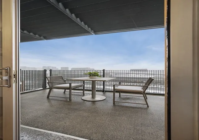 Photo 16 of Condo for sale at 25 Channel Ctr St #PH2-201, Boston, MA 02210 | MLS# 73550350 | Listing updated on 2026-08-30
