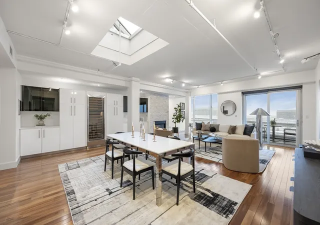 Photo 5 of Condo for sale at 25 Channel Ctr St #PH2-201, Boston, MA 02210 | MLS# 73550350 | Listing updated on 2026-08-30