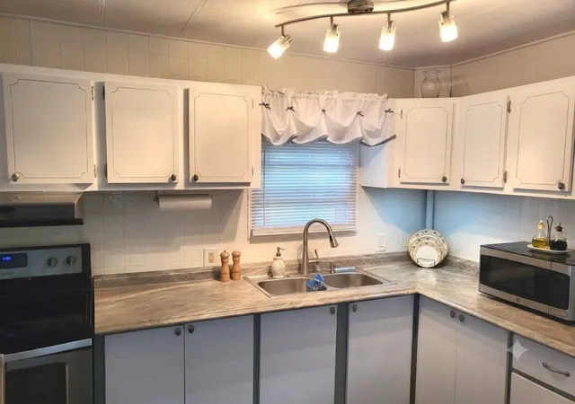 Photo 4 of Manufactured home for sale at 6 Forestdale Dr, Halifax, MA 02338 | MLS# 73564185 | Listing updated on 2026-09-22