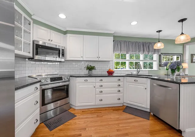 5th image of 104 Nichols Street, Wilmington, MA 01887 | MLS# 73559963