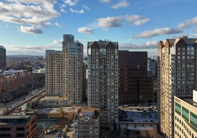 Listing Photo 2 - Condo for sale in building located at 8 Museum Wy, Cambridge, MA 02141 - Unit #2304