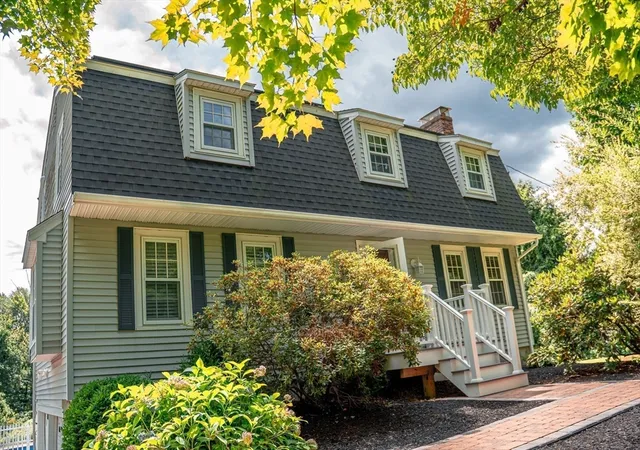 Photo 3 of Single family home for sale at 118 Mendon Rd, Sutton, MA 01590 | MLS# 73566063 | Listing updated on 2026-09-18
