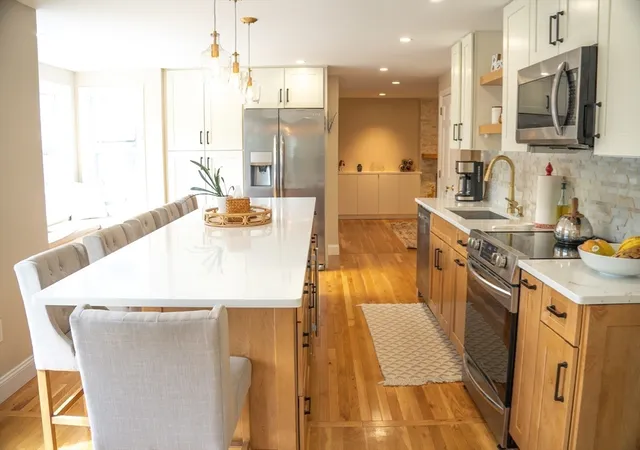 Photo 3 of Single family home for sale at 118 Mendon Rd, Sutton, MA 01590 | MLS# 73566063 | Listing updated on 2026-10-16