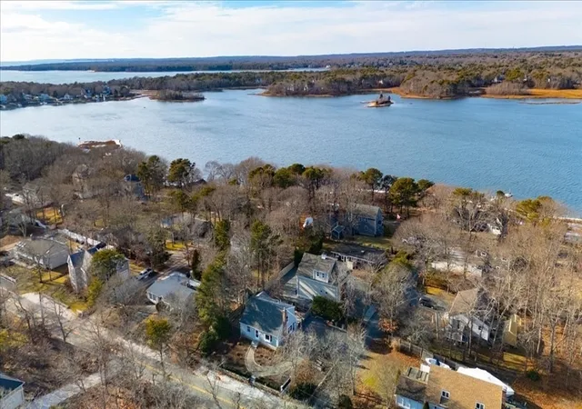 Photo 3 of Single family home for sale at 197 Monomoscoy Rd, Mashpee, MA 02649 | MLS# 73464718 | Listing updated on 2026-09-17