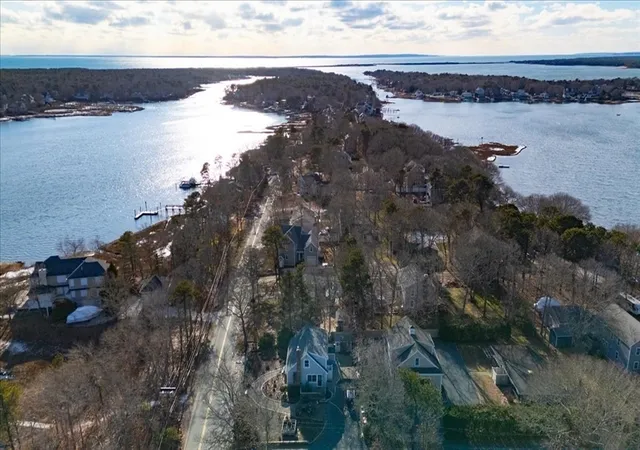 Photo 3 of Single family home for sale at 197 Monomoscoy Rd, Mashpee, MA 02649 | MLS# 73464718 | Listing updated on 2026-09-17
