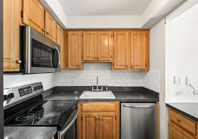 Photo 4 of Sale Pending at 1025 Hancock St #4A, Quincy, MA 02169 | MLS# 73552114 | Listing updated on 2026-08-24