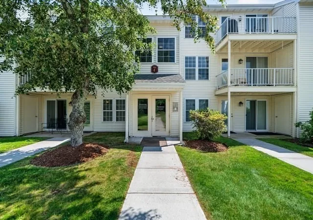 Homes for sale in Natick, MA | 7 Thoreau Ct #8, Natick, MA 01760 | MLS# 73545814