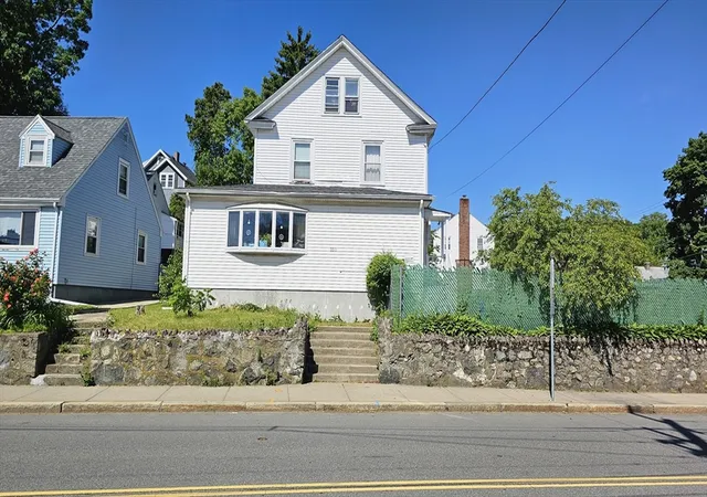 5th image of 350 Washington St, Malden, MA 02148 | MLS# 73536595