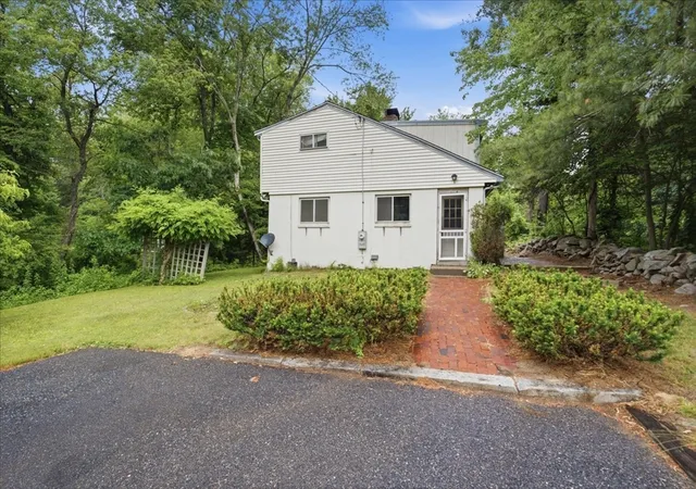 Homes for sale in Holliston, MA | 40 Maple St, Holliston, MA 01746 | MLS# 73540309