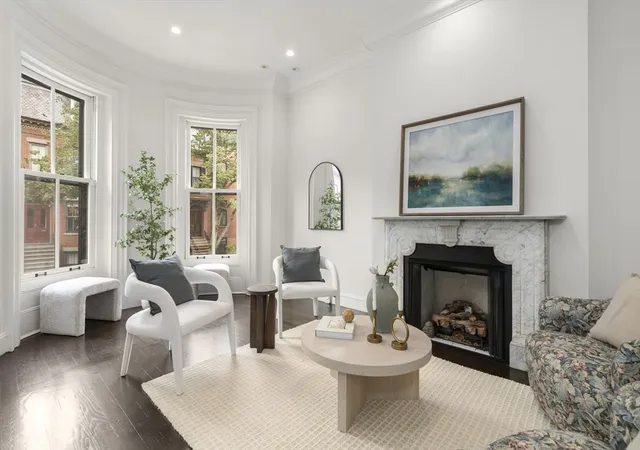 2nd image of 154 W Newton St, Boston, MA 02118
