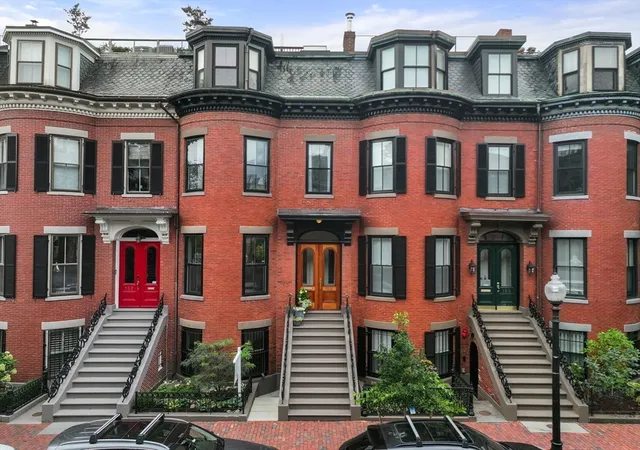 2nd image of 154 W Newton St, Boston, MA 02118