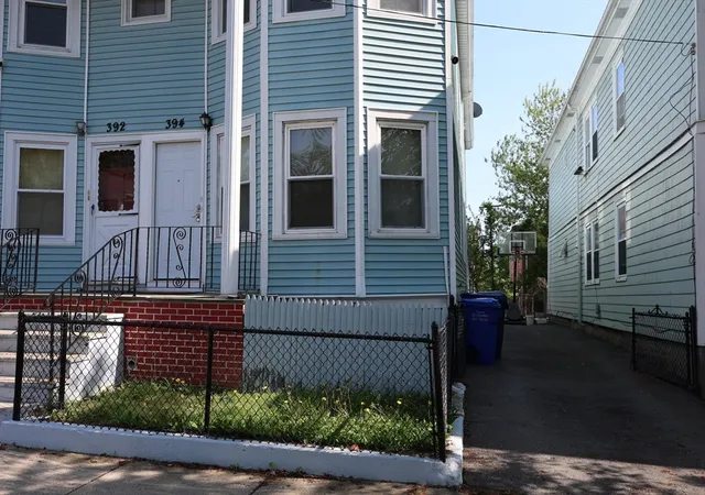3rd image of 392-394 Shaw St, New Bedford, MA 02745 | MLS# 73523133