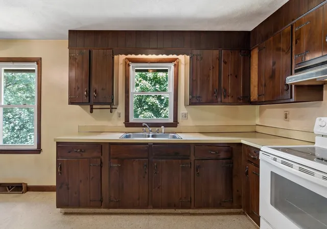 Photo 4 of Sale Pending at 39 Grant St, Attleboro, MA 02703 | MLS# 73559927 | Listing updated on 2026-09-30