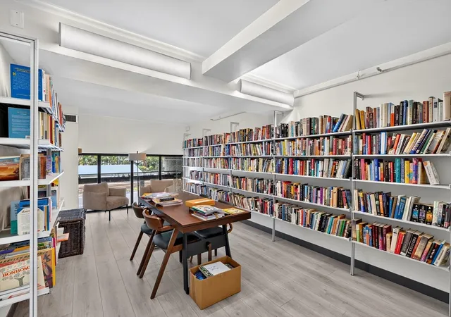 2nd image of 1731 Beacon St, Brookline, MA 02445