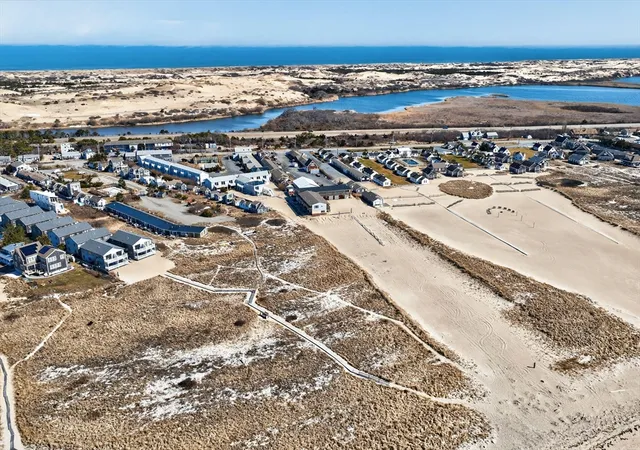 2nd image of 963 Commercial St, Provincetown, MA 02657