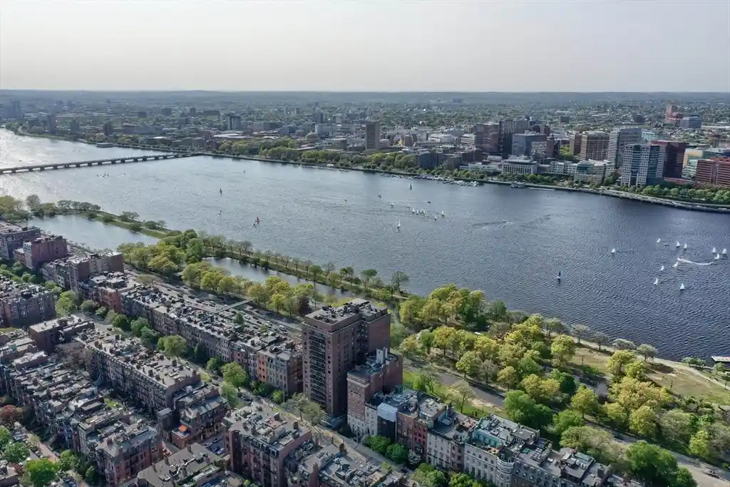 Listing Photo 2 - Condo for sale in 180 Beacon Condominiums located at 180 Beacon St, Boston, MA 02116 - Unit #14FG