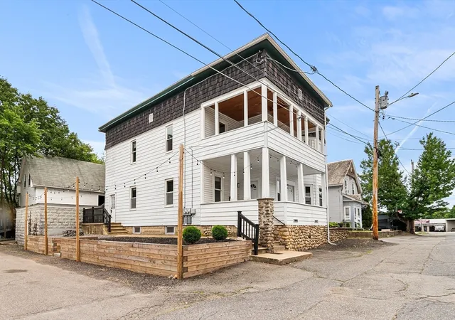 2nd image of 21 Oakland St, Fitchburg, MA 01420 | MLS# 73541703