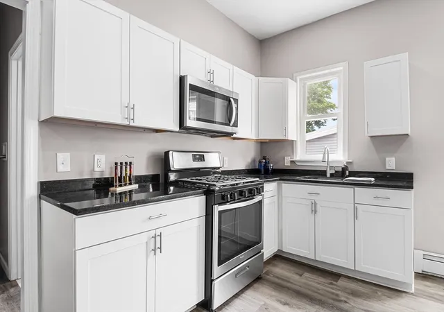 Listing Photo 5 - Condo for sale in building located at 21 Oakland St, Fitchburg, MA 01970