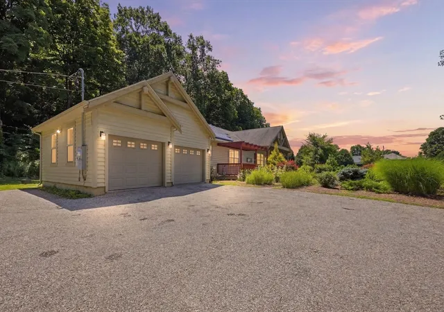 1st image of 250 N Main St, Sunderland, MA 01375 | MLS# 73553710