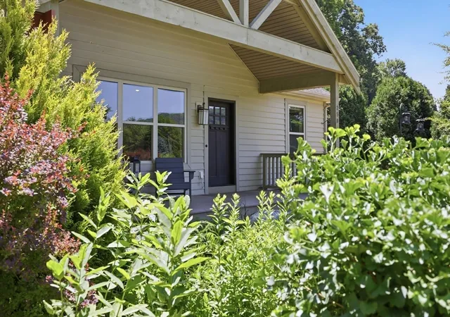 4th image of 250 N Main St, Sunderland, MA 01375 | MLS# 73553710