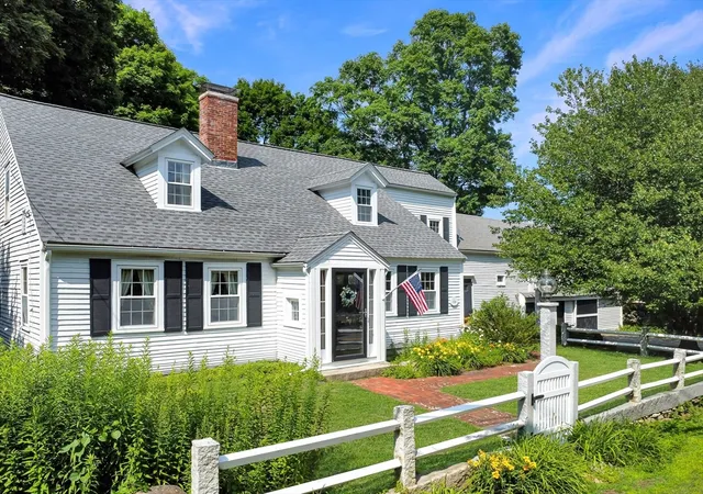 Homes for sale in Chelmsford, MA | 41 Westford St, Chelmsford, MA 01824 | MLS# 73543992