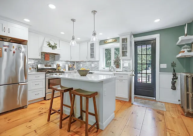 Homes for sale in Chelmsford, MA | 41 Westford St, Chelmsford, MA 01824 | MLS# 73543992