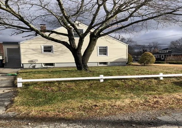 4th image of 37 Turner St, Attleboro, MA 02703 | MLS# 72929203