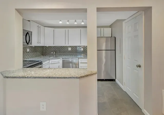 4th image of 14 Webb Pl #2C, Mansfield, MA 02048 | MLS# 73552472