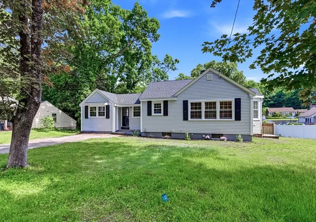 Homes for sale in Wrentham, MA | 95 Circle Dr, Wrentham, MA 02093 | MLS# 73532063