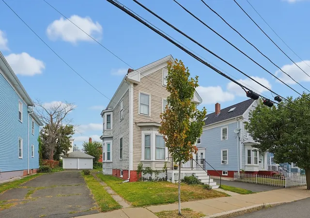 Photo 3 of Single family home for sale at 34 Liberty St, Everett, MA 02149 | MLS# 73565649 | Listing updated on 2026-09-03