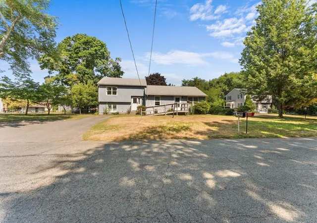 Photo 3 of Sale Pending at 48 Westbrook Dr, Seekonk, MA 02771 | MLS# 73543206 | Listing updated on 2026-09-26