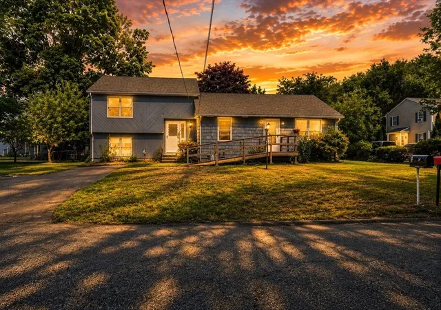 Photo 4 of Sale Pending at 48 Westbrook Dr, Seekonk, MA 02771 | MLS# 73543206 | Listing updated on 2026-09-26