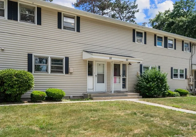 Homes for sale in Chicopee, MA | 55 Meadowlark Ln #55, Chicopee, MA 01022 | MLS# 73539179