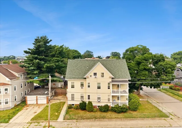 3rd image of 85 Maynard St, Pawtucket, RI 02860 | MLS# 73553347